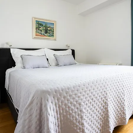 Avantgarde 5 Min Walk Beach&old Town Apartman