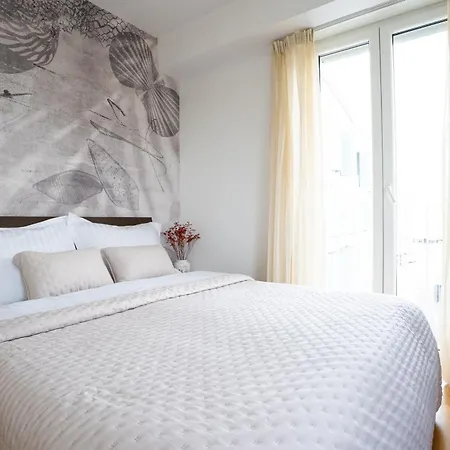Avantgarde 5 Min Walk Beach&old Town Apartment